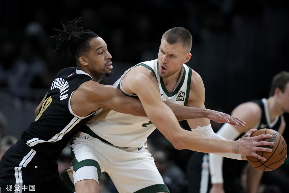 她的篮球之 她的篮球之