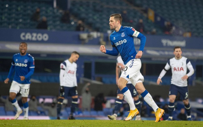 以及全队的 以及全队的